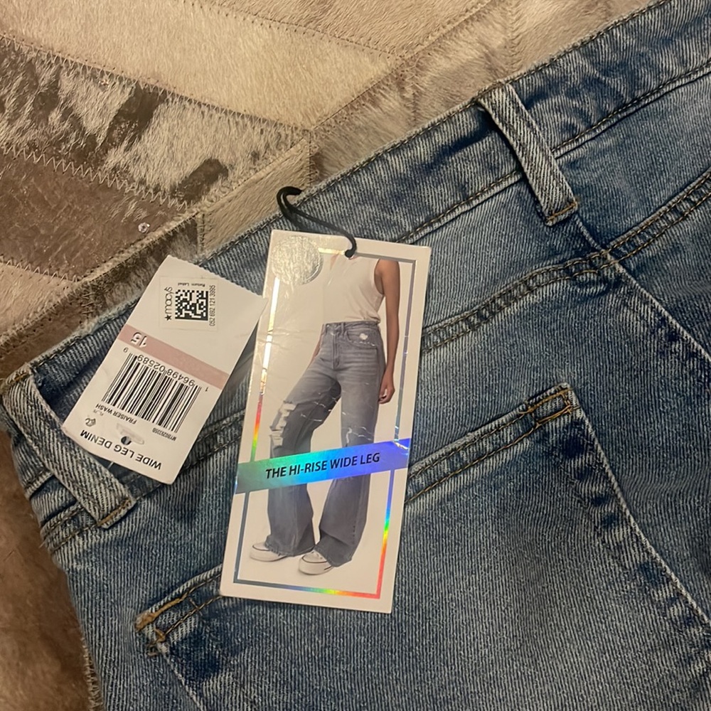 Jeans - Picture 4 of 5